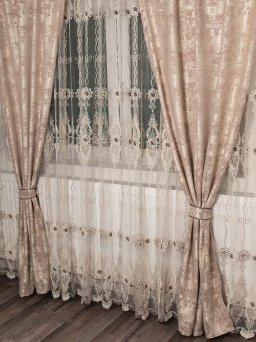 Set perdea tulle floare brodata si draperie blackout nisipiu 131C