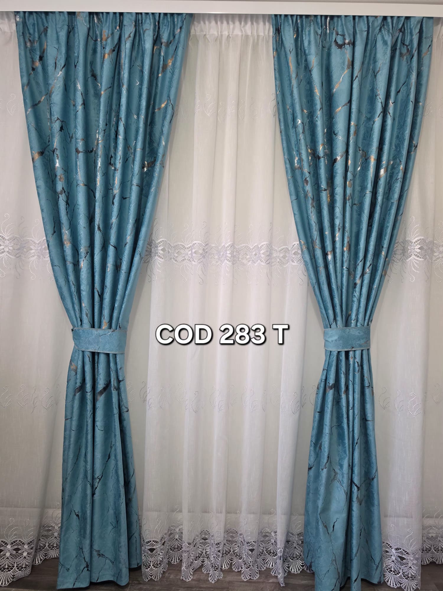 Set perdea flori cu broderie si draperie catifea cu model turcoaz 283T