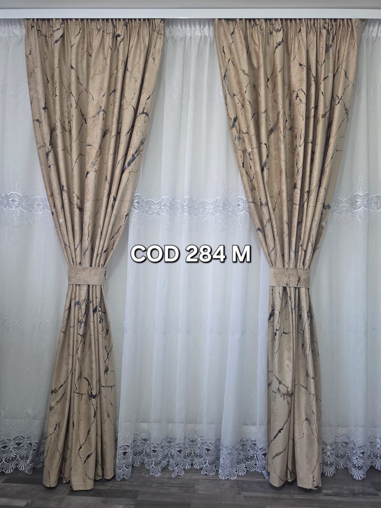 Set perdea flori cu broderie si draperie catifea cu model maro284M
