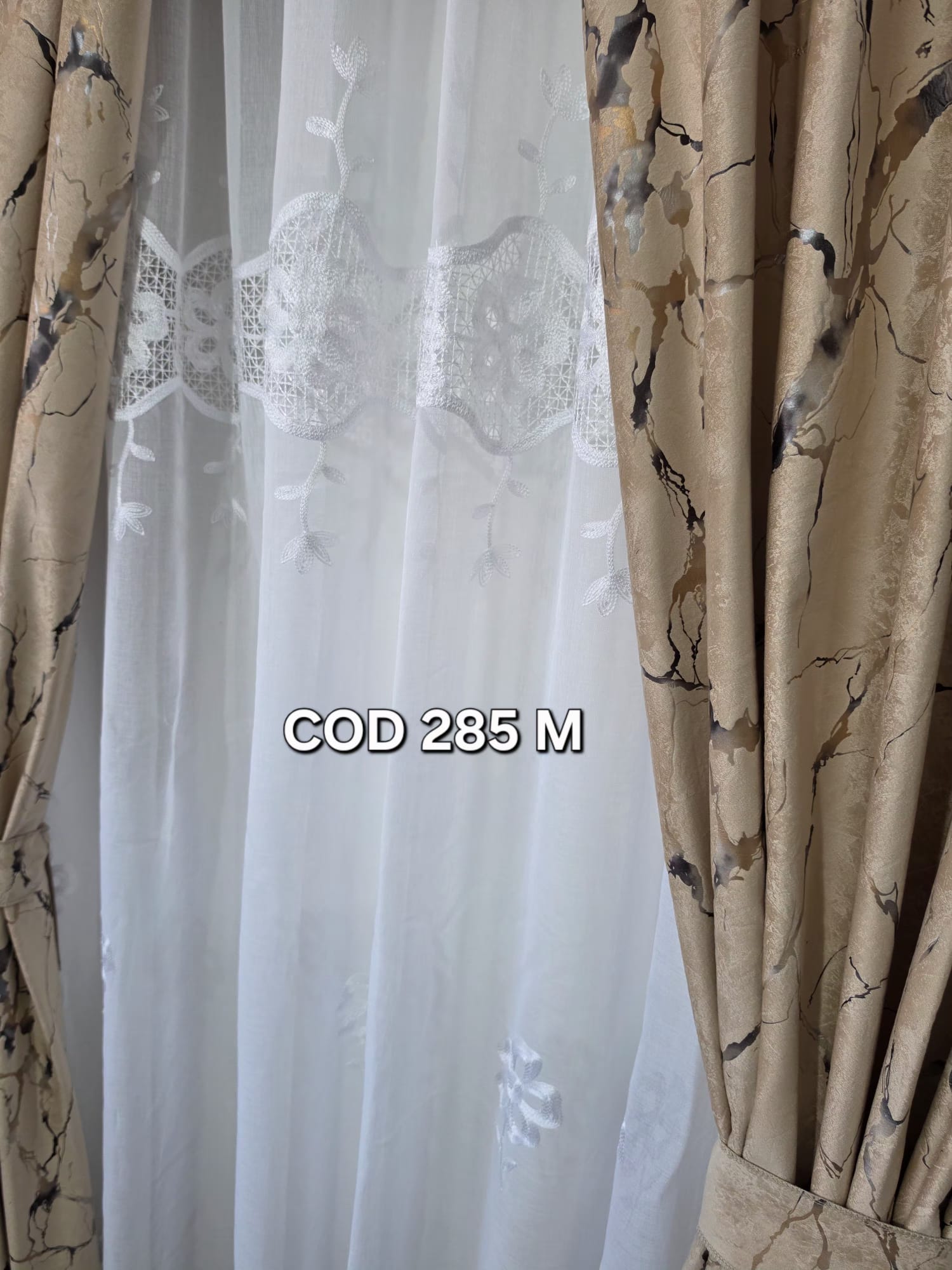 Set perdea in flori alb si draperie catifea cu model maro 285M - imagine 3