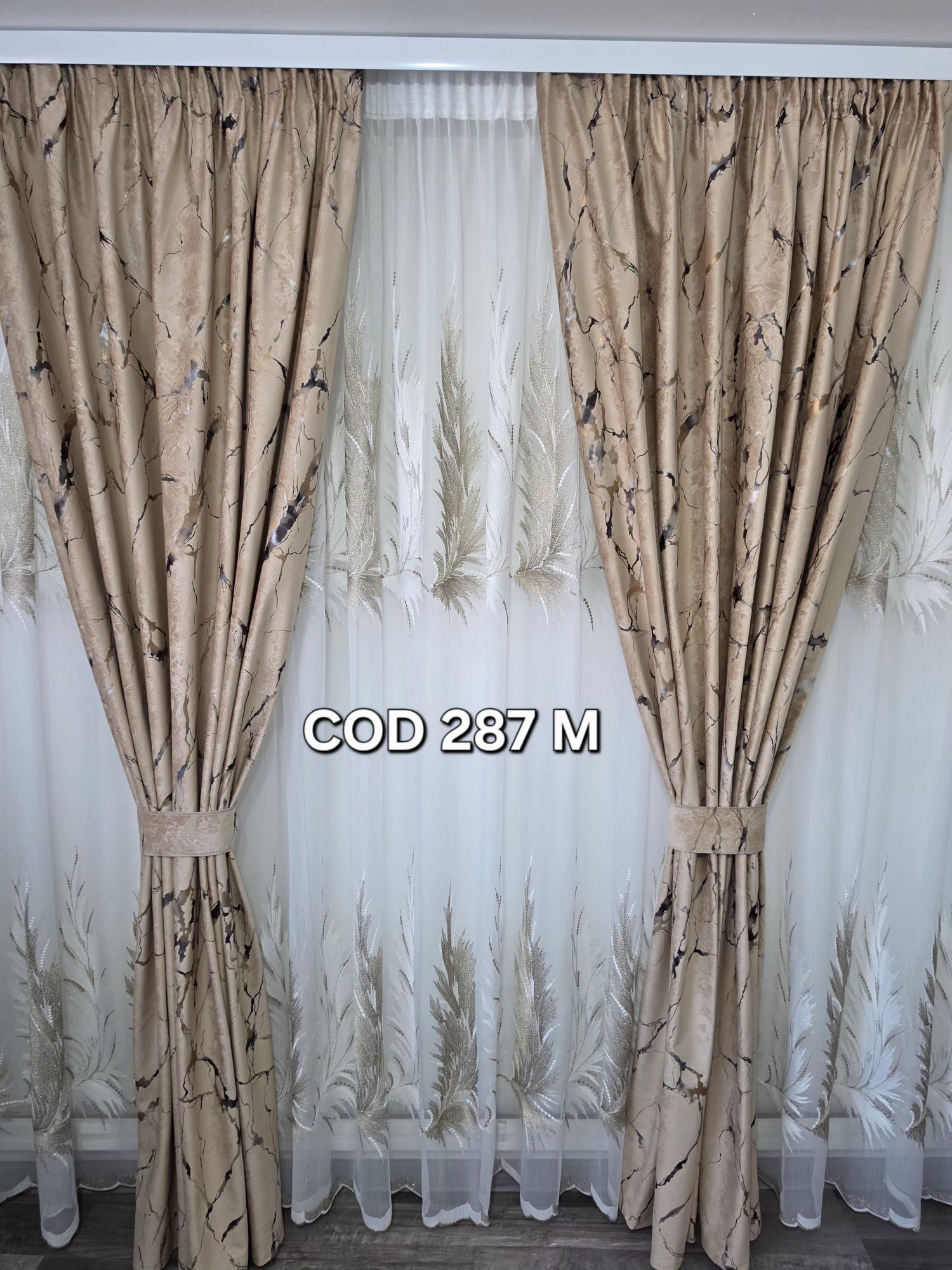 Set perdea pana crem cu draperie catifea cu model maro 287M