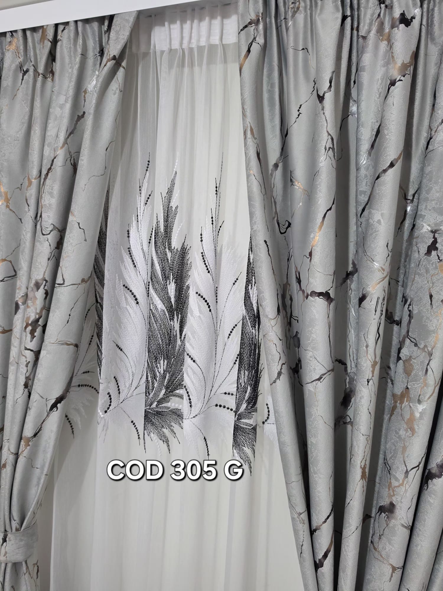 Set perdea pana negru si draperie catifea cu model gri 305 g - imagine 3